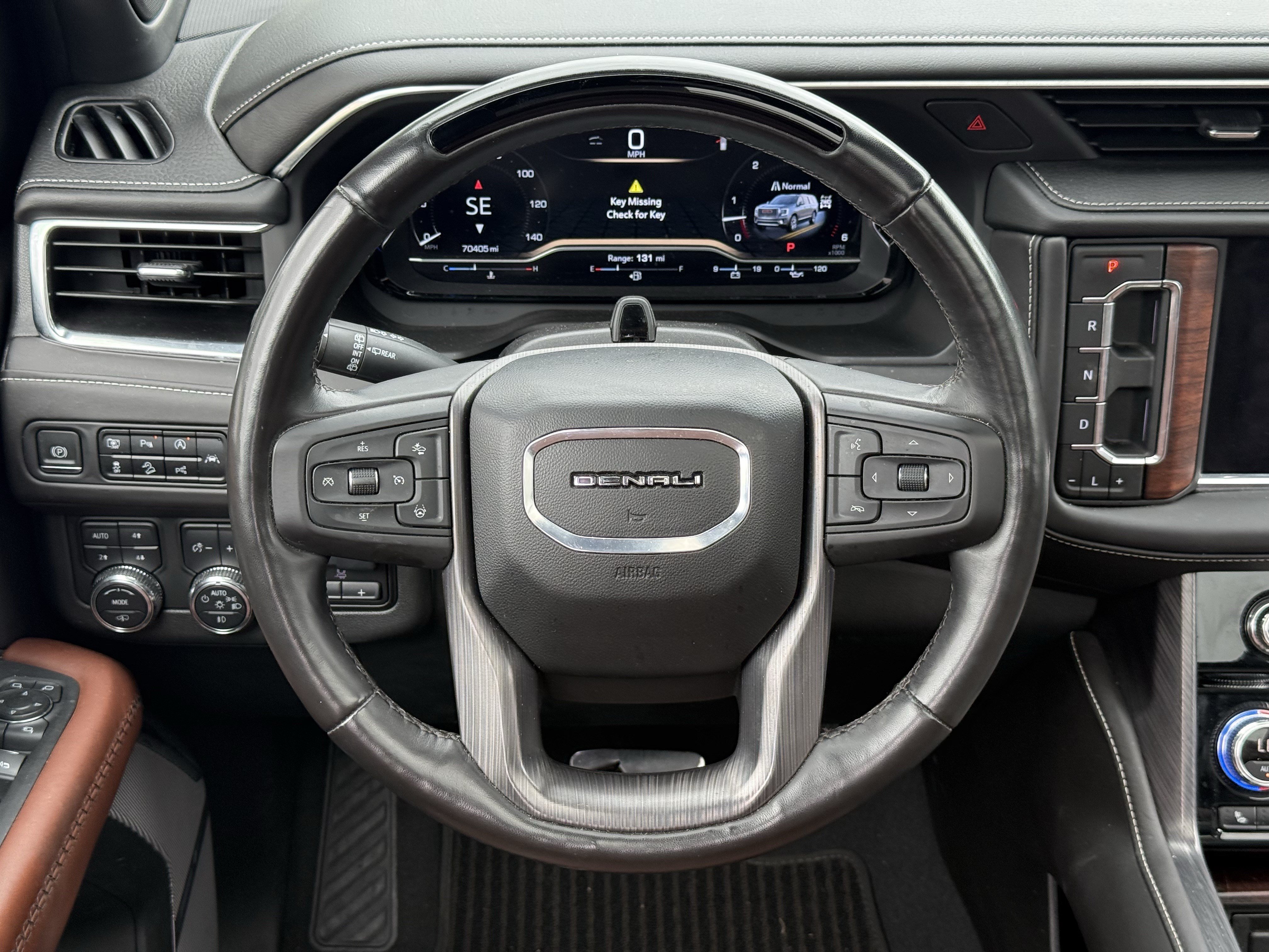 Used 2023 GMC Yukon XL Denali Ultimate AWD/4WD image 15