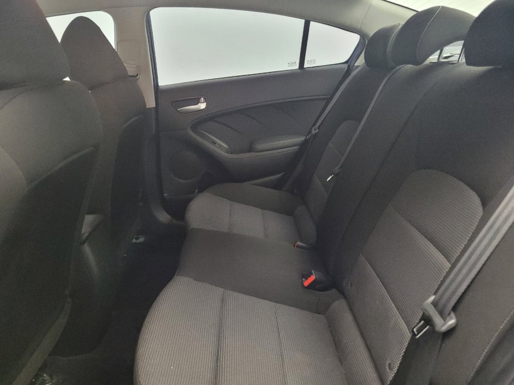 Used 2017 Kia Forte LX image 18