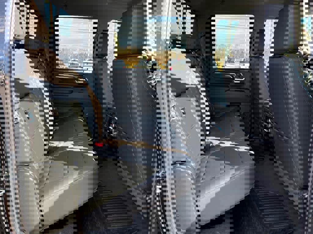 Used 2025 Chevrolet Silverado 2500 LTZ w/ Z71 Chrome Sport Edition image 8