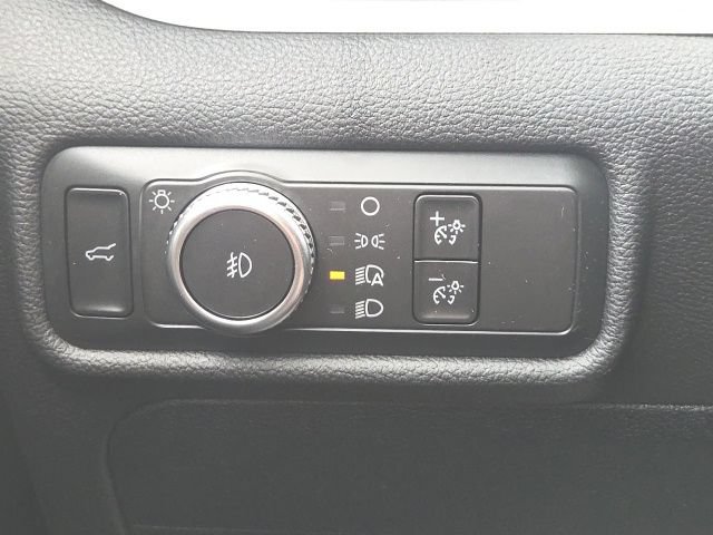 Used 2021 Ford Explorer XLT w/ Equipment Group 202A AWD/4WD image 29