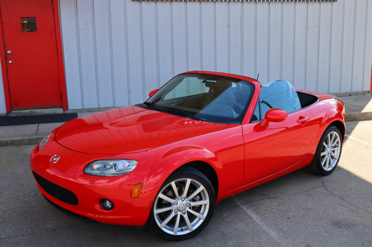 Used 2006 MAZDA MX-5 Miata Grand Touring image 4