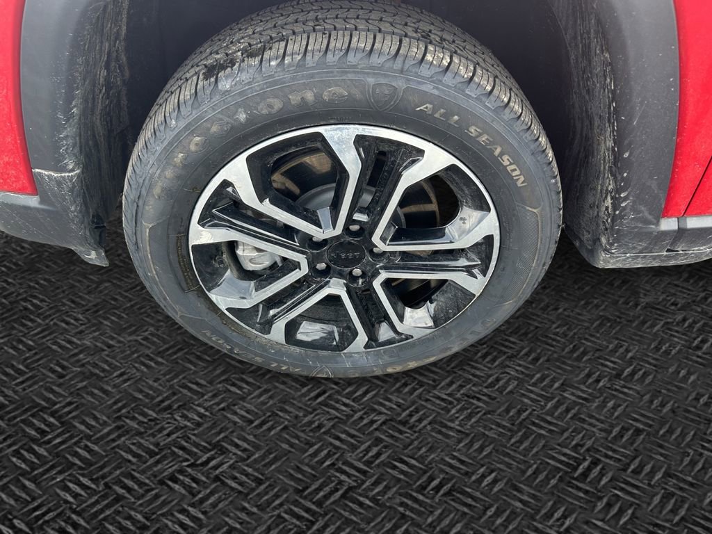 Used 2023 Jeep Compass Limited w/ Sun and Sound Group image 11