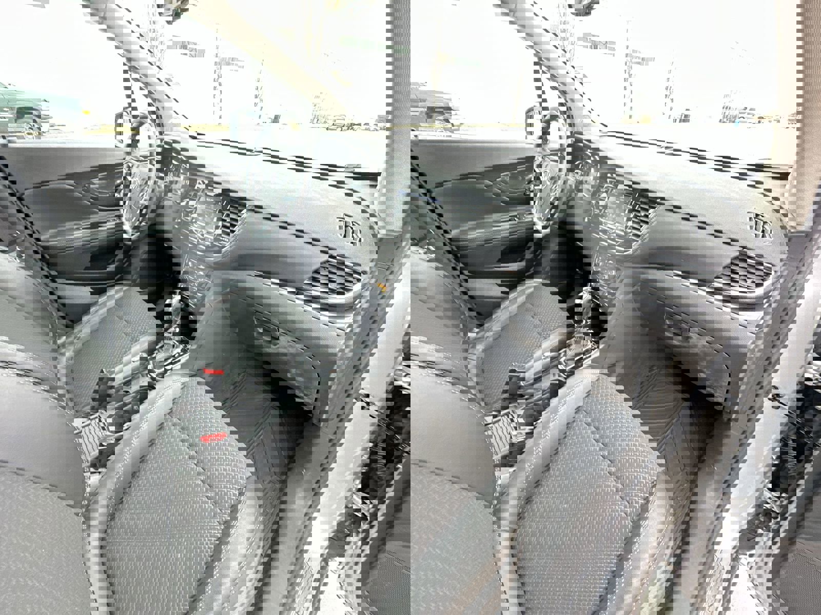 Used 2022 Buick Encore Preferred w/ Safety Package AWD/4WD image 28