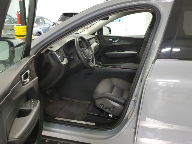 Used 2025 Volvo XC60 B5 Plus w/ Protection Package Premier AWD/4WD image 13