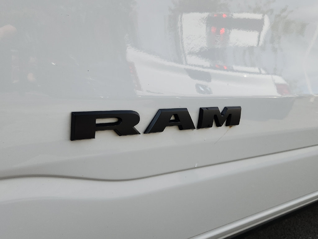 Used 2025 RAM 1500 Laramie w/ Night Edition AWD/4WD image 33