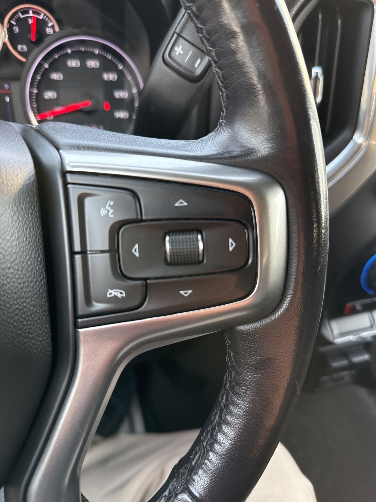 Used 2020 Chevrolet Silverado 1500 LT w/ Convenience Package image 24