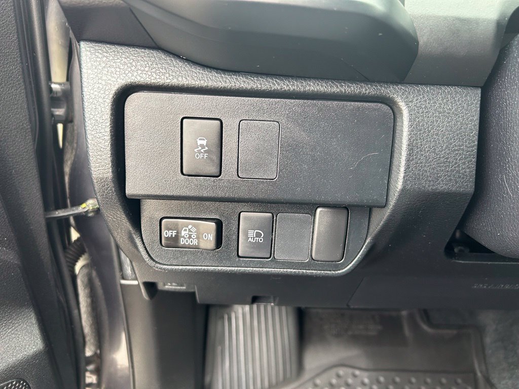 Used 2021 Toyota Tacoma SR AWD/4WD image 25