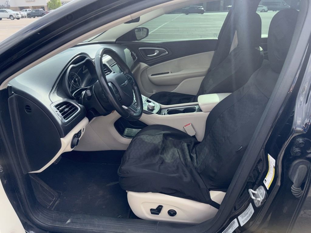 Used 2015 Chrysler 200 Limited w/ Convenience Group image 9