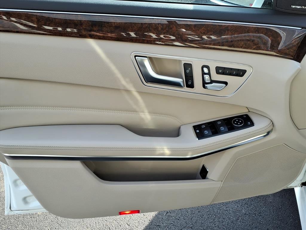 Used 2014 Mercedes-Benz E 350 4MATIC Sedan image 11