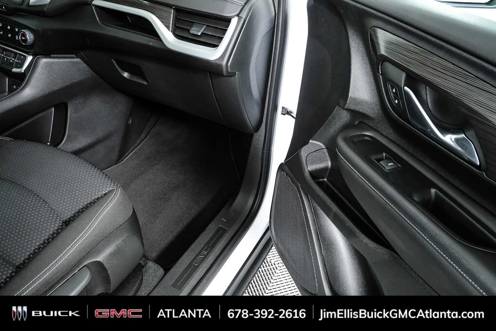 Used 2023 GMC Terrain SLE FWD image 23