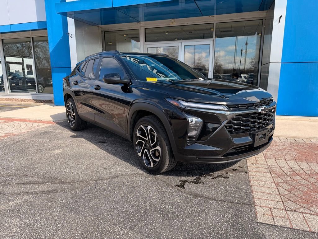 Used 2024 Chevrolet Trax RS w/ Sunroof Package image 10