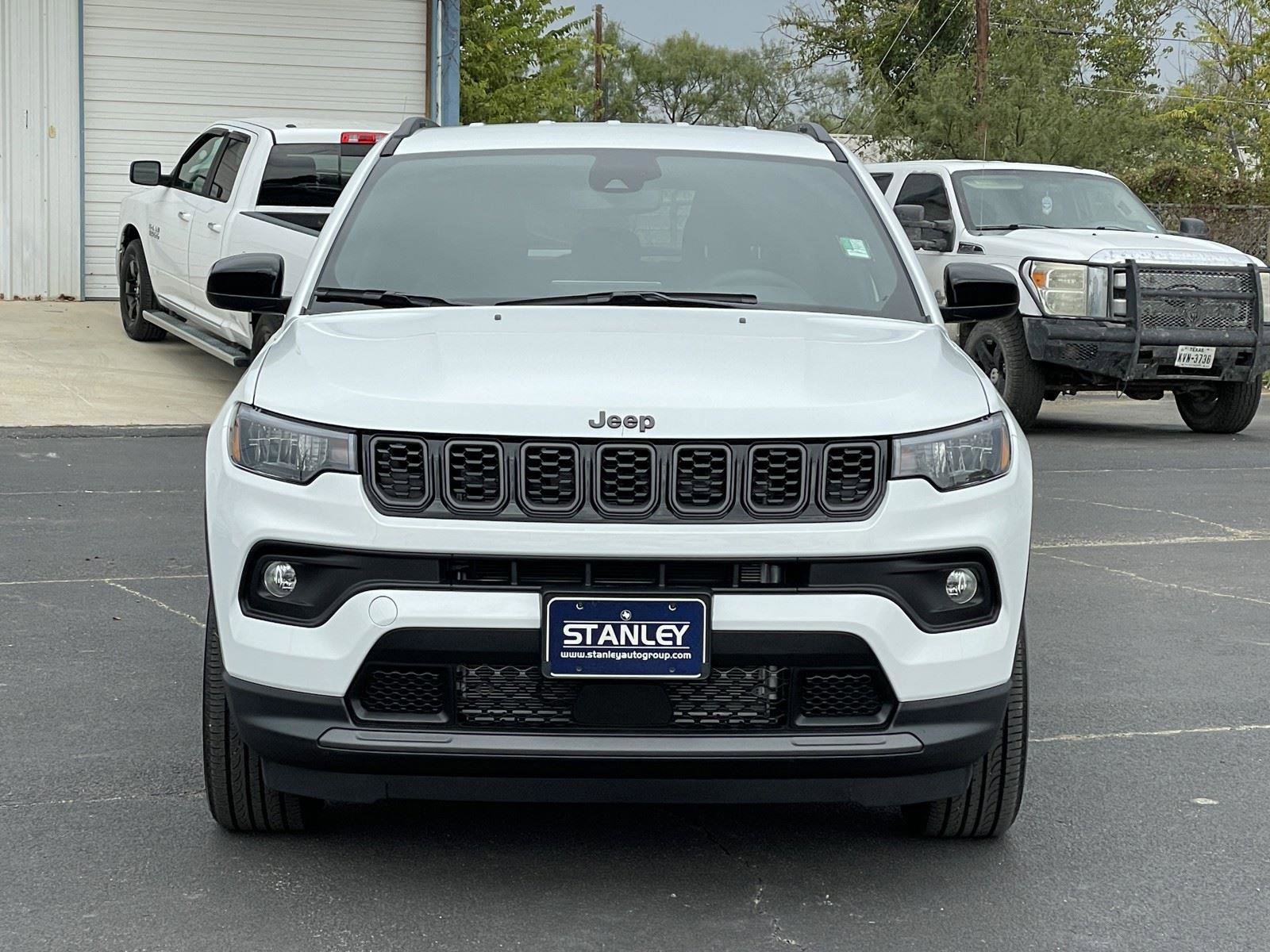 New 2026 Jeep Compass Latitude image 2