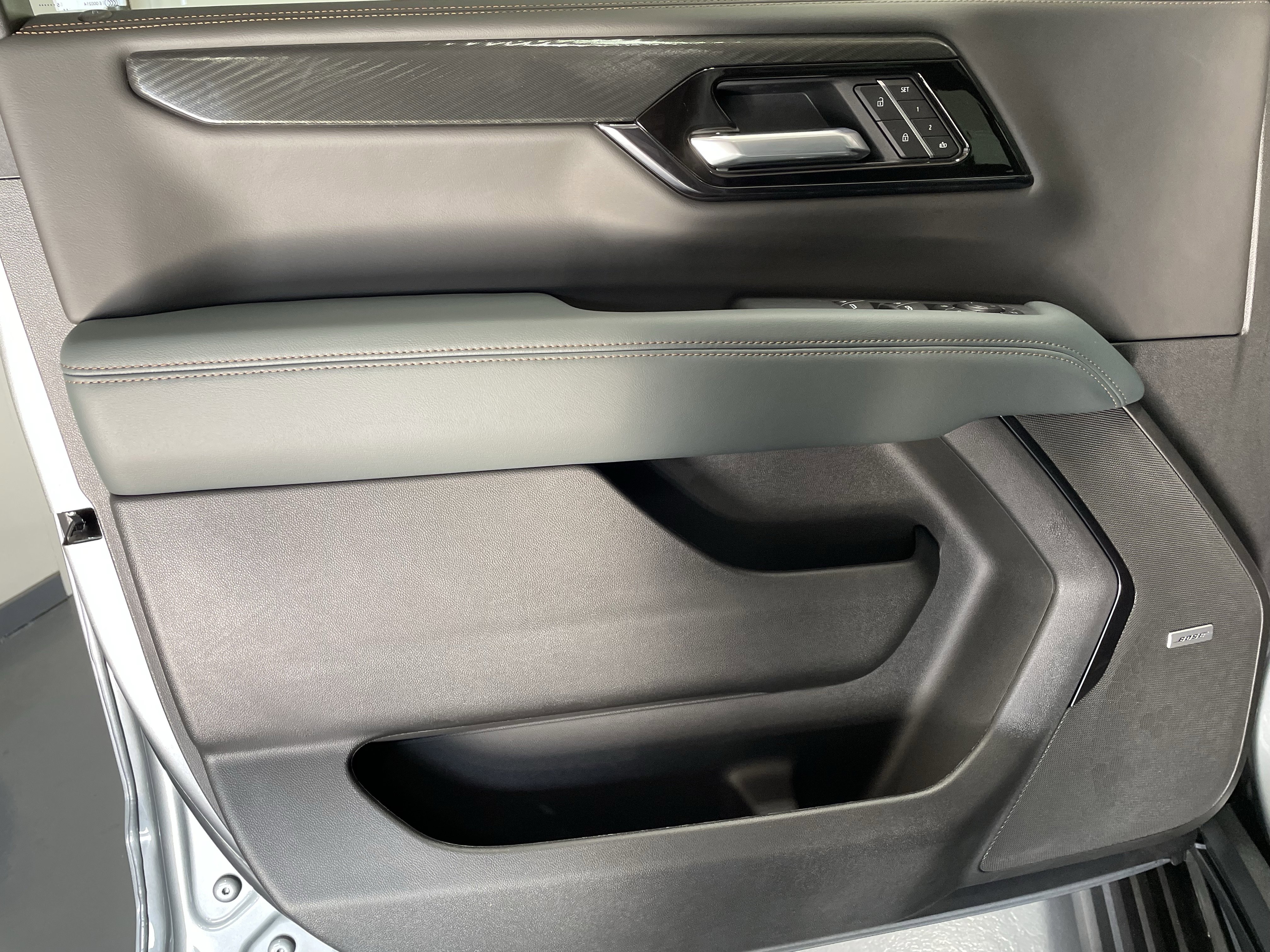 New 2025 GMC Yukon AT4 w/ AT4 Premium Plus Package image 15