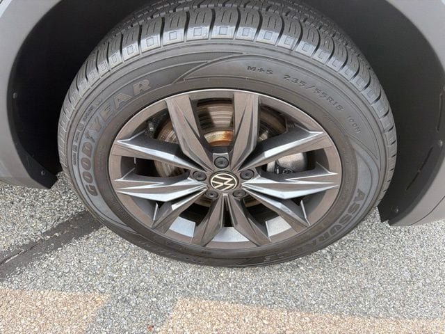 Certified 2023 Volkswagen Tiguan SE AWD/4WD image 32