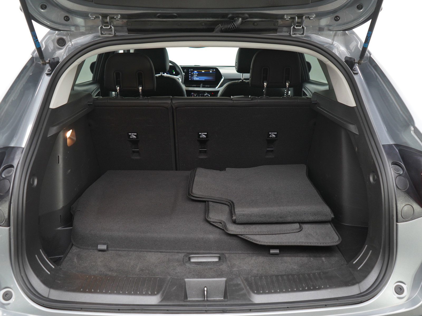 Used 2024 Chevrolet Trax LT w/ Sunroof Package image 9