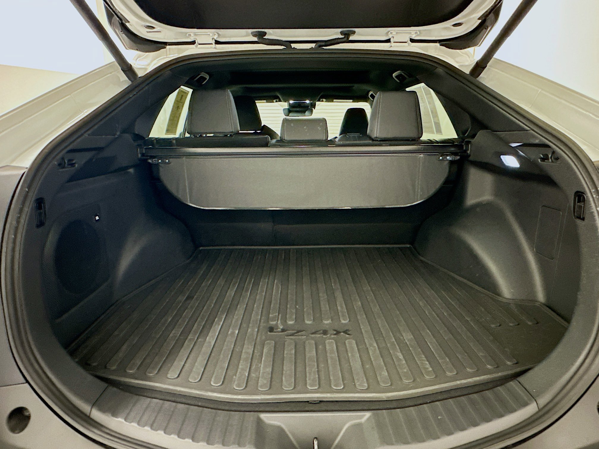 Used 2023 Toyota bZ4X Limited w/ Weather Package AWD/4WD image 31