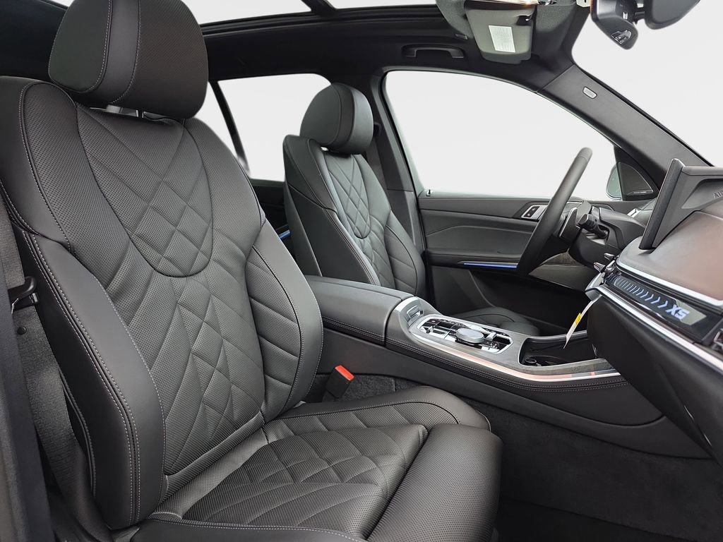 New 2026 BMW X5 xDrive50e image 9