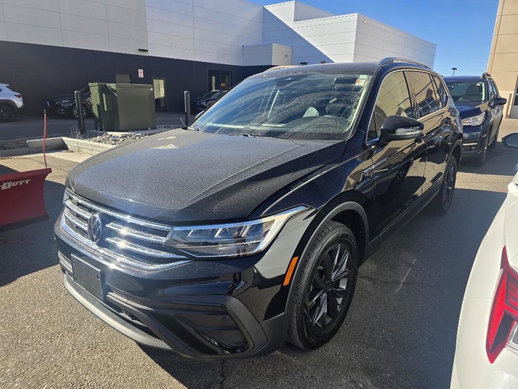 Used 2022 Volkswagen Tiguan SE w/ Panoramic Sunroof Package