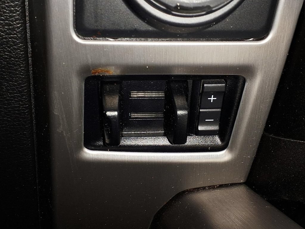Used 2019 Ford F150 Platinum w/ Equipment Group 701A Luxury AWD/4WD image 23