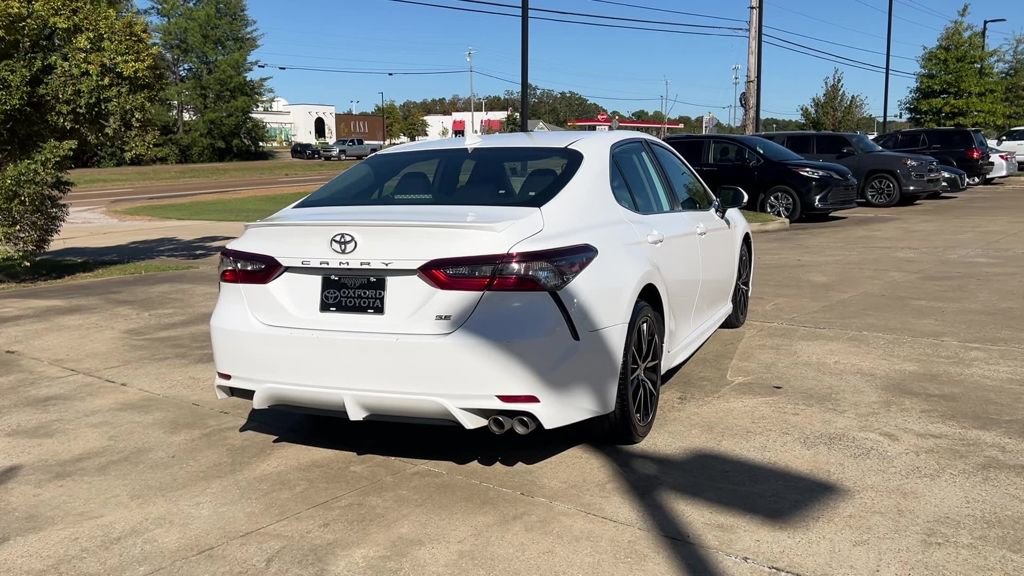 Used 2022 Toyota Camry SE image 6