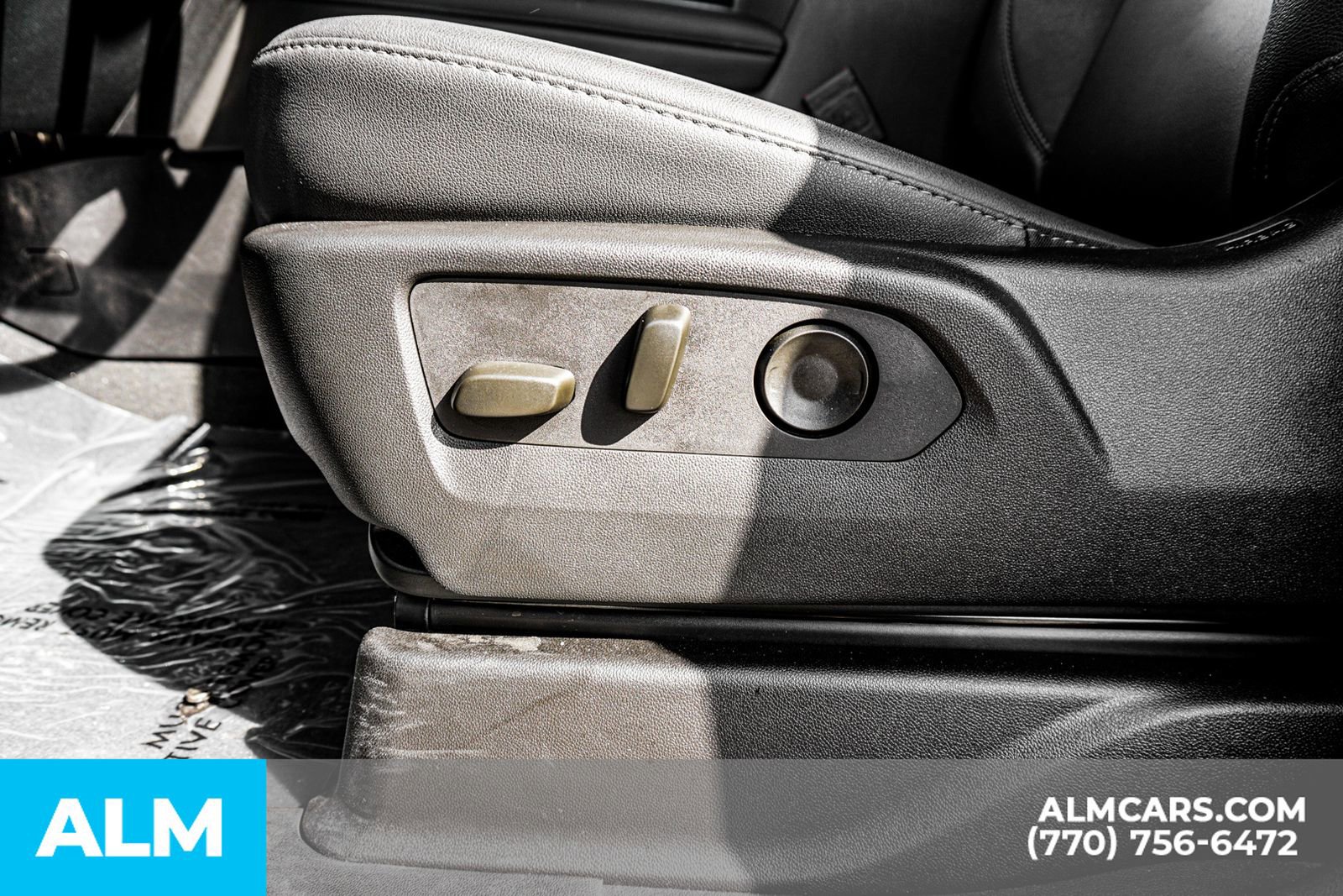 Used 2025 Chevrolet Tahoe Z71 w/ Comfort Package image 35