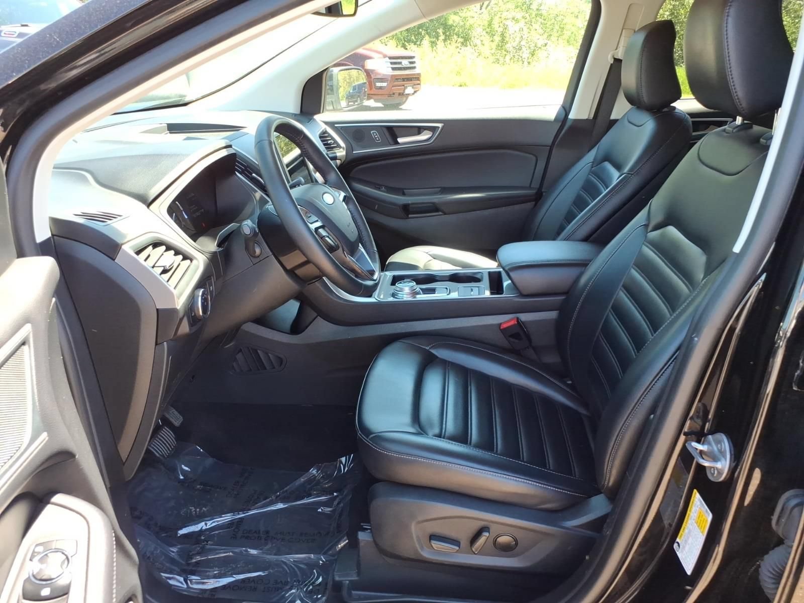Used 2024 Ford Edge SEL AWD/4WD image 13