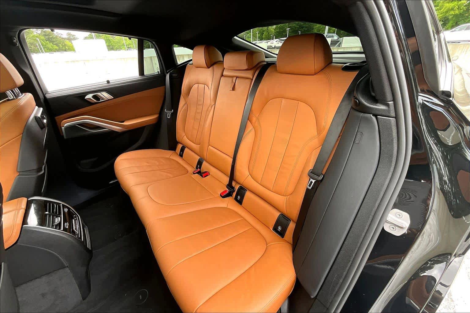 Used 2022 BMW X6 xDrive40i w/ Executive Package AWD/4WD image 21