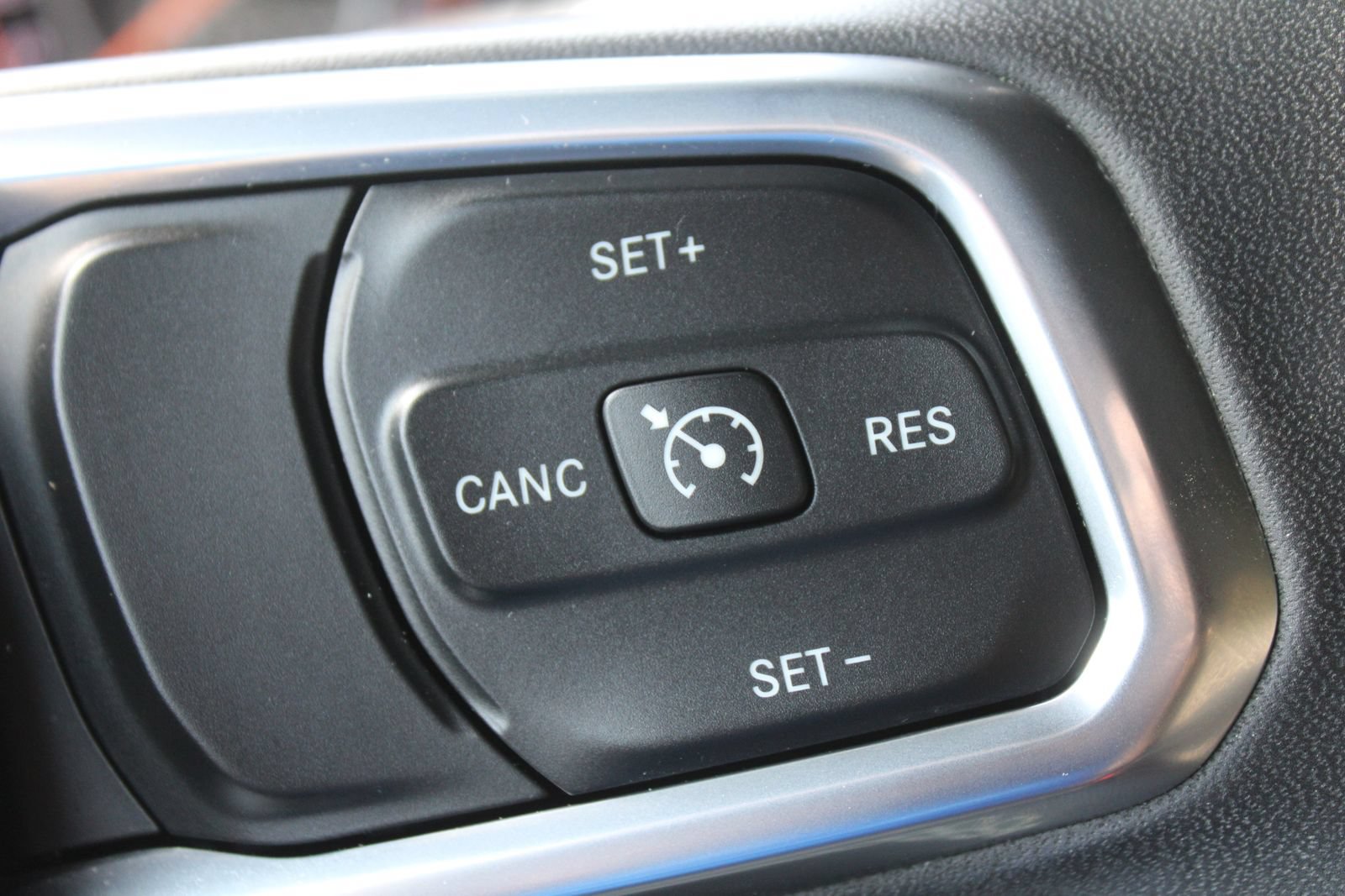 Used 2023 Jeep Wrangler Unlimited Sahara w/ LED Lighting Group AWD/4WD image 29