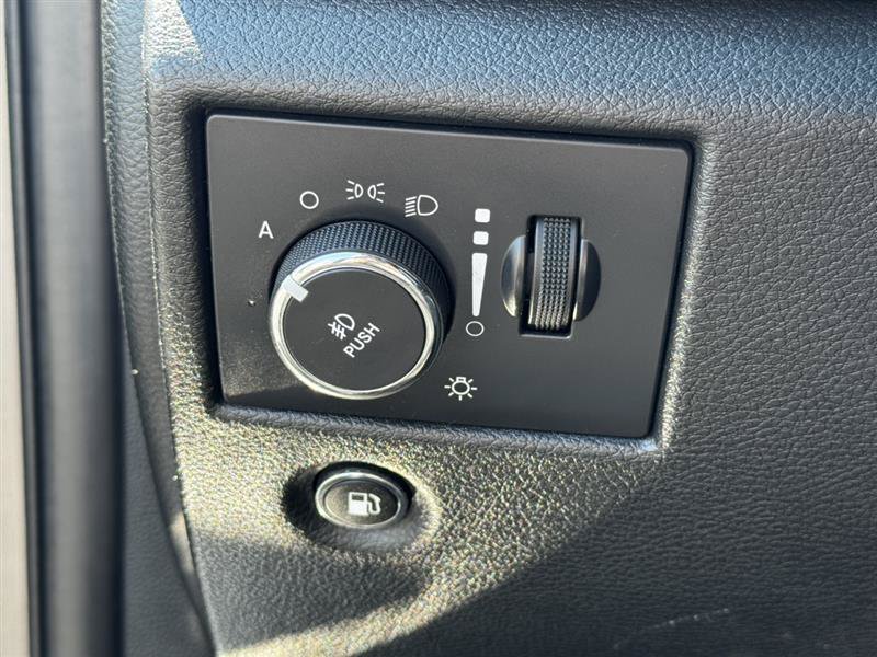 Used 2015 Jeep Grand Cherokee Limited AWD/4WD image 25