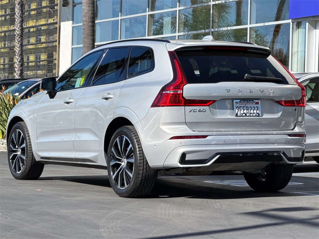 Certified 2023 Volvo XC60 B5 Plus image 3
