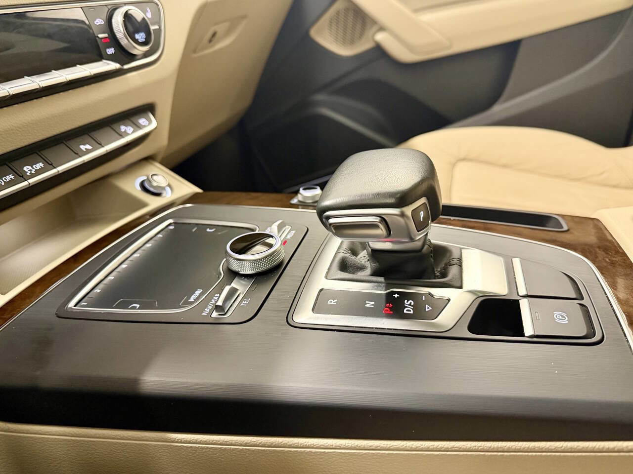 Used 2018 Audi Q5 2.0T Premium Plus w/ Premium Plus Package image 36