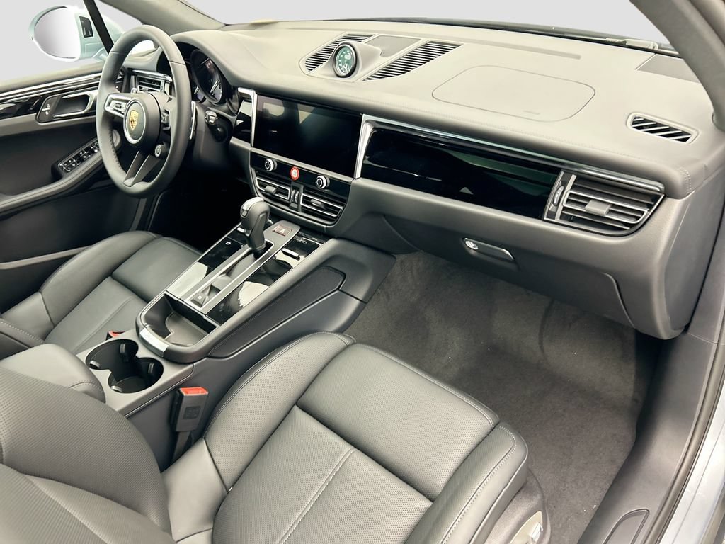 Used 2026 Porsche Macan AWD/4WD image 20