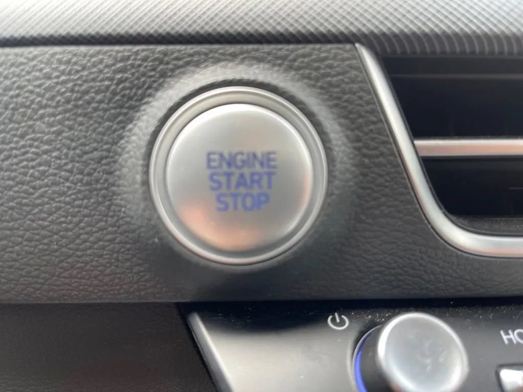 Used 2025 Hyundai Sonata SEL FWD image 28