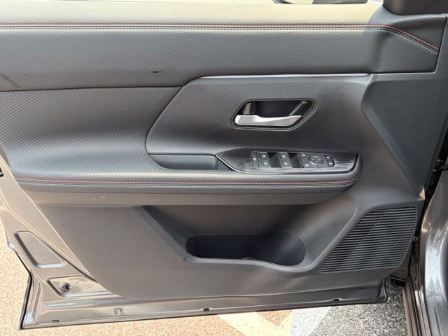 New 2026 Nissan Kicks SR FWD image 11