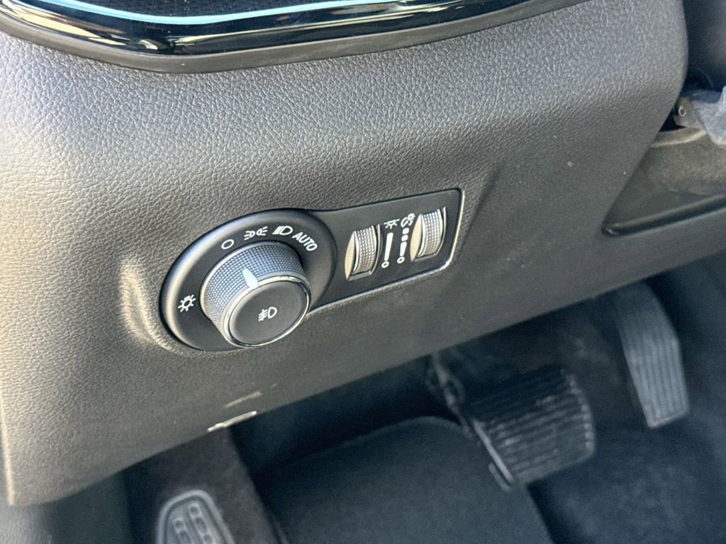 New 2026 Jeep Compass Latitude image 26