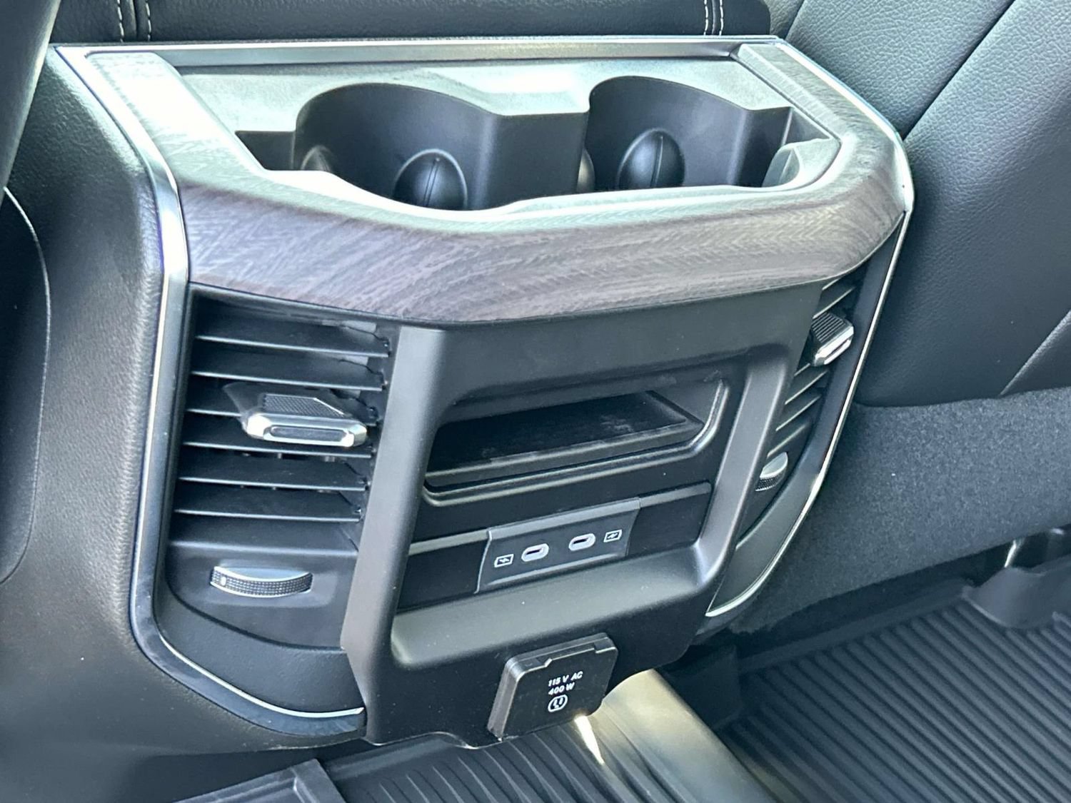 New 2026 RAM 2500 Laramie w/ Night Edition AWD/4WD image 21