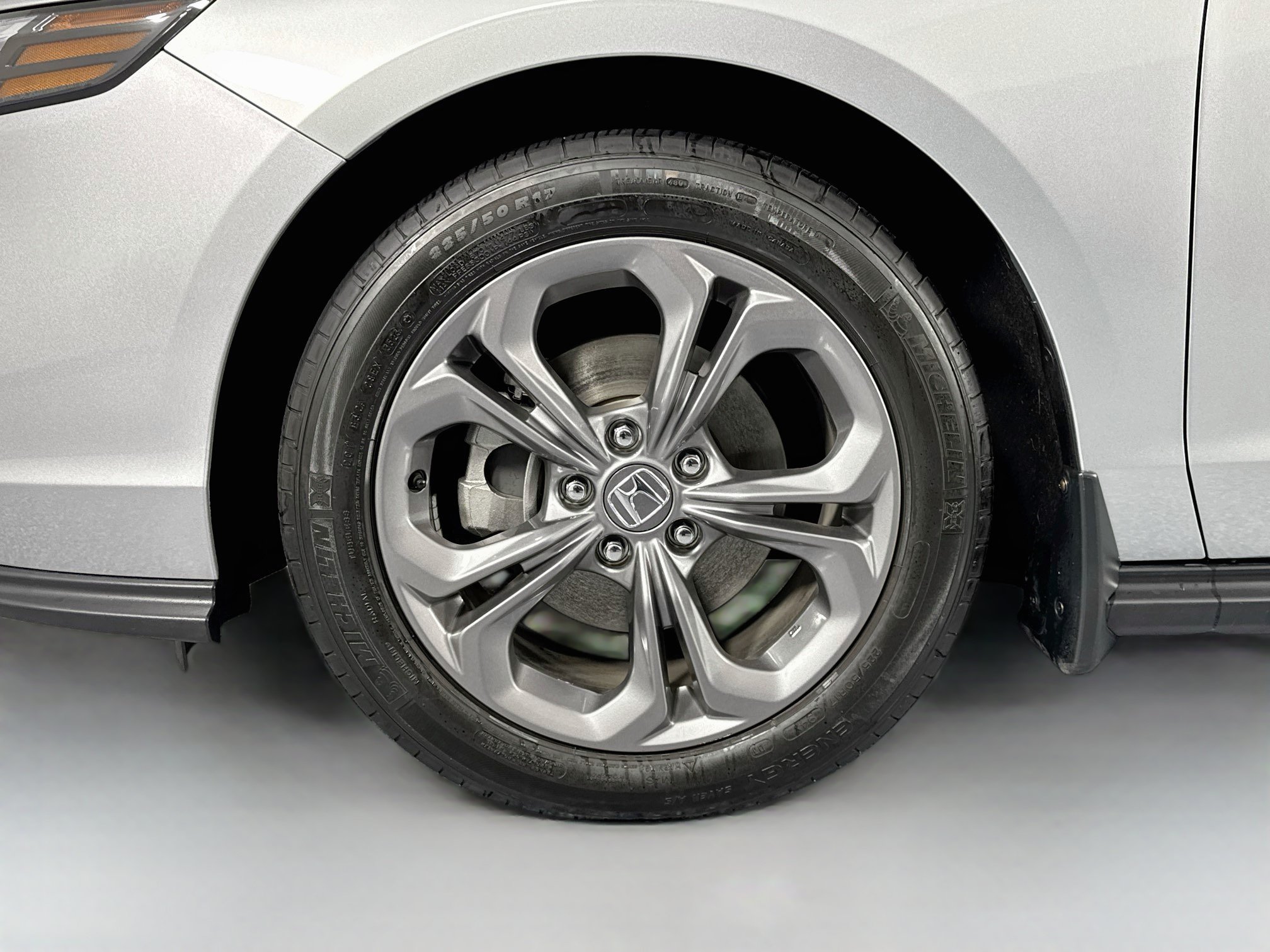 Certified 2024 Honda Accord EX image 30