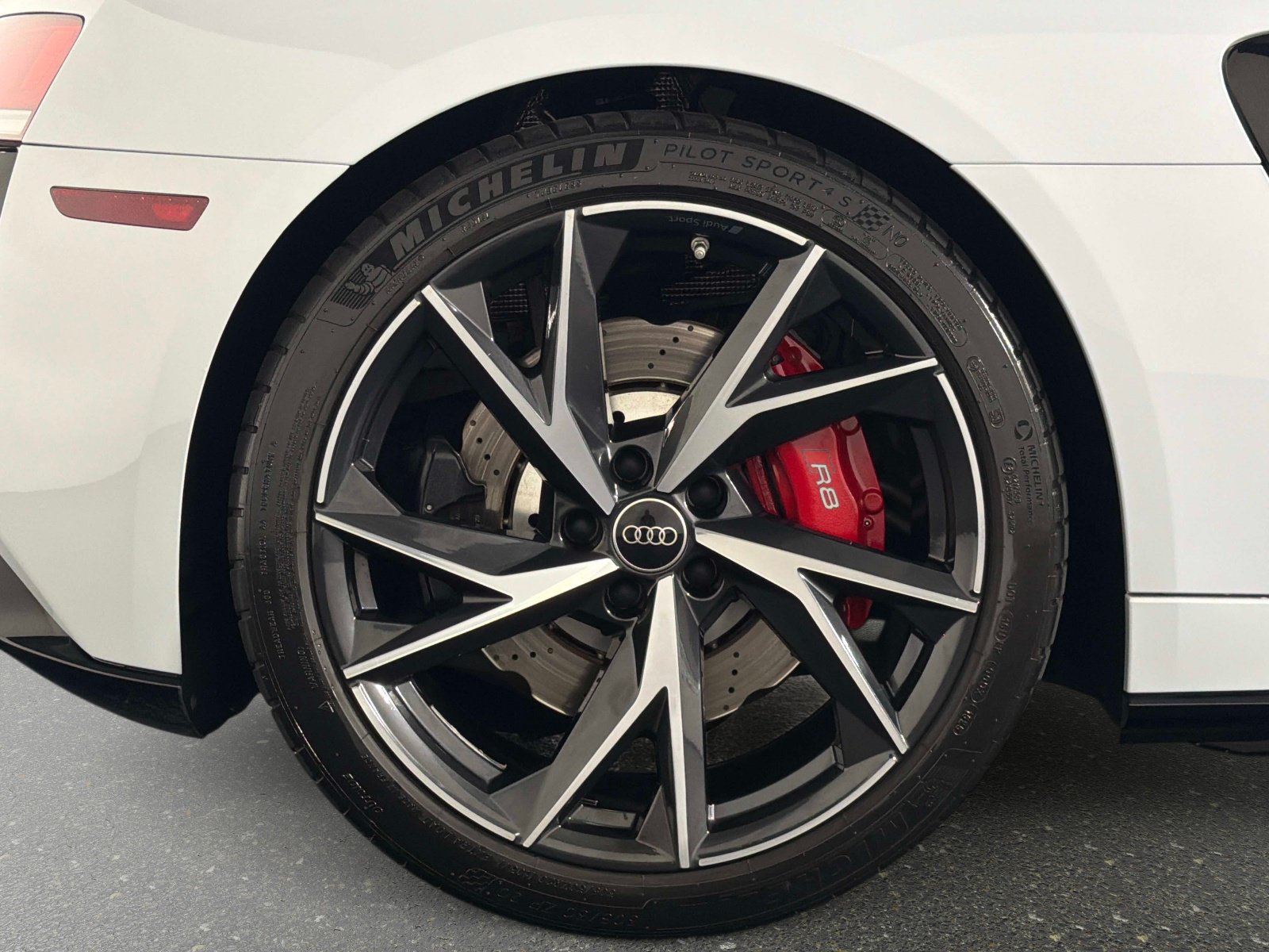 Used 2023 Audi R8 V10 performance RWD image 20