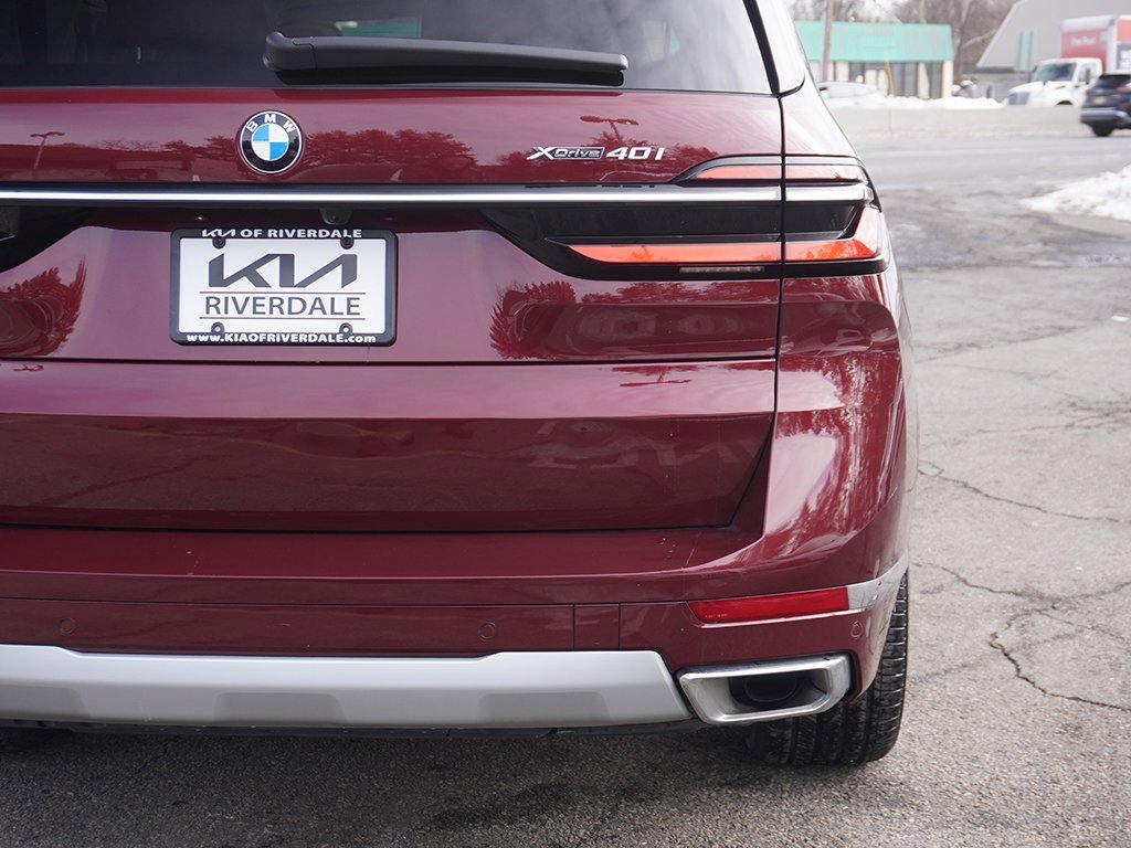 Used 2024 BMW X7 xDrive40i w/ Premium Package image 22