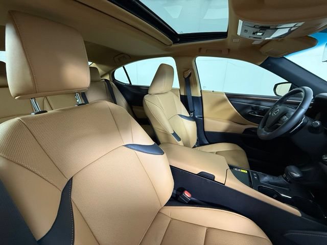 Certified 2025 Lexus ES 300h w/ Premium Package FWD image 31
