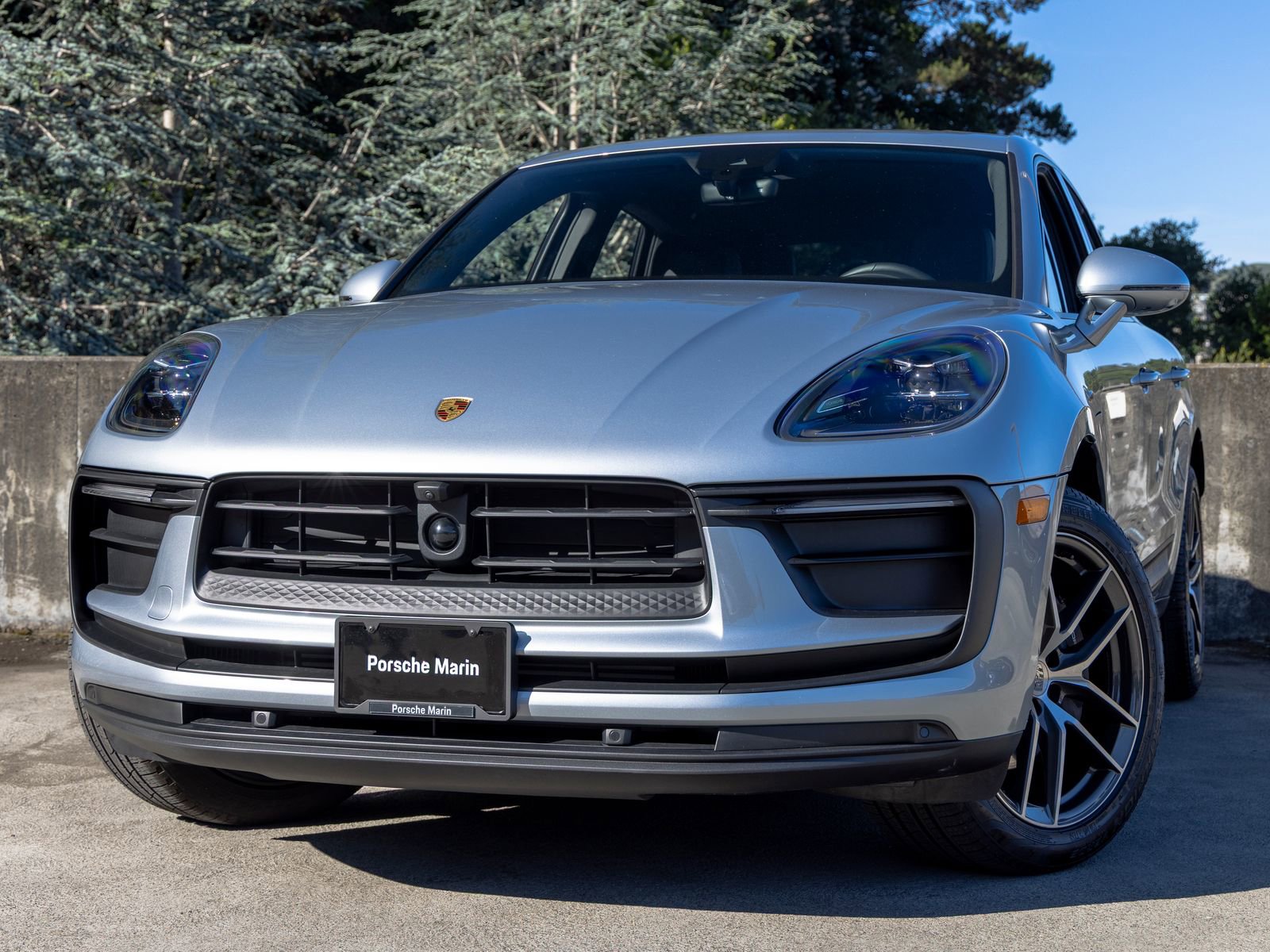 Certified 2025 Porsche Macan AWD/4WD image 7