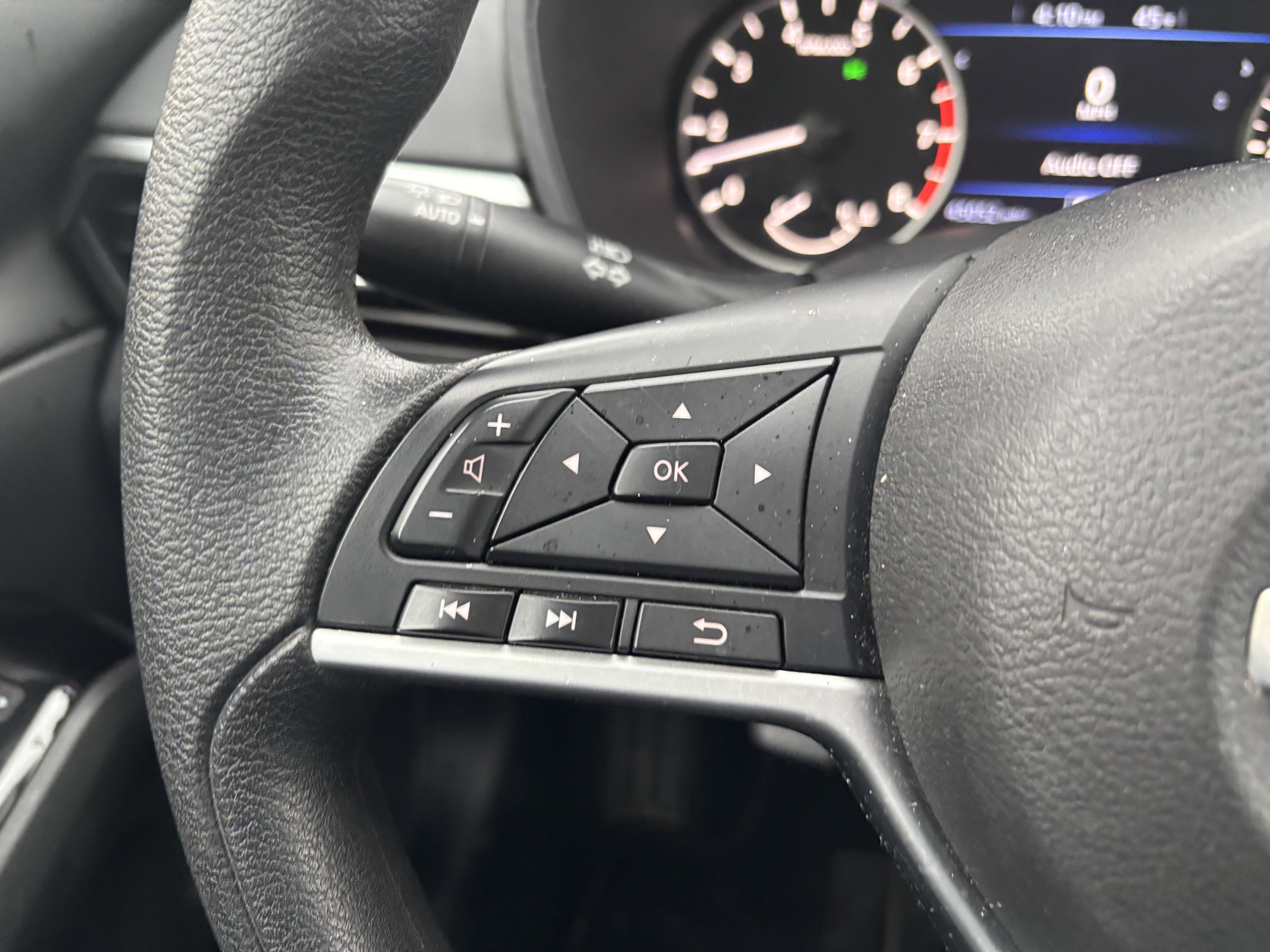 Used 2021 Nissan Altima 2.5 SV FWD image 12