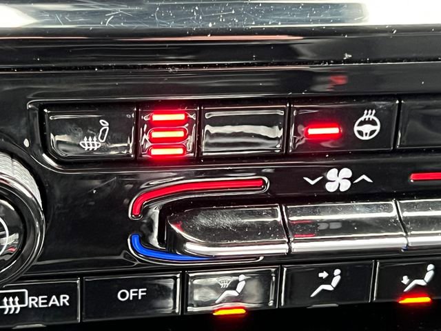 Used 2024 Jeep Grand Cherokee Altitude image 26