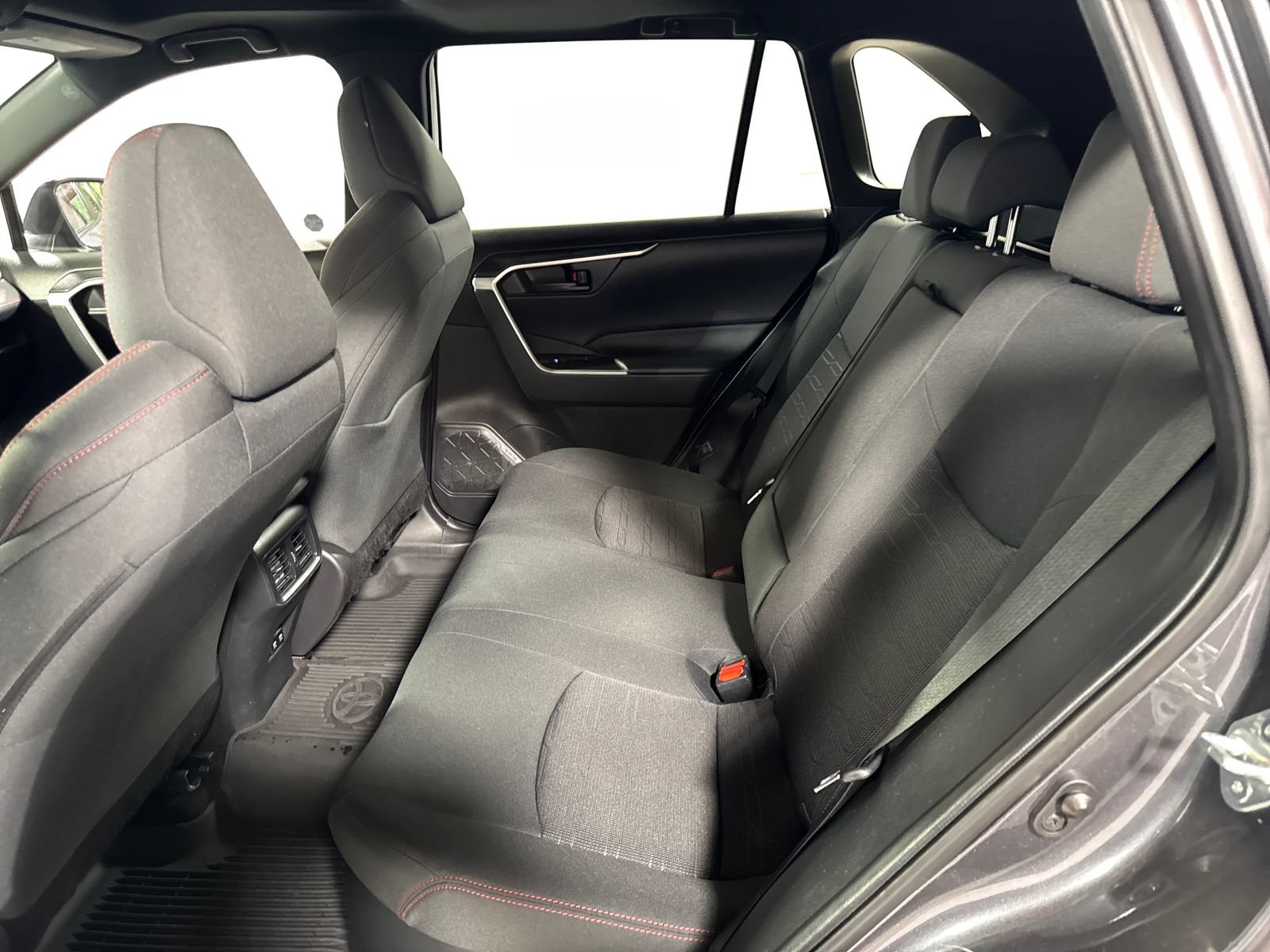 Used 2021 Toyota RAV4 SE w/ Weather & Moonroof Package AWD/4WD image 5