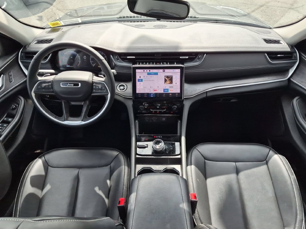 Used 2023 Jeep Grand Cherokee Limited AWD/4WD image 22