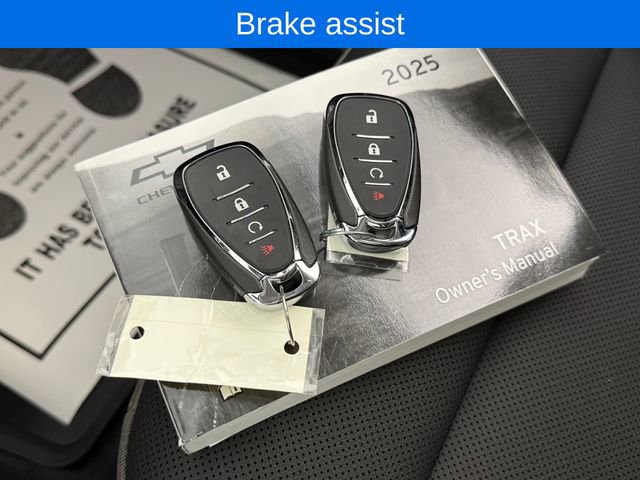 Used 2025 Chevrolet Trax ACTIV w/ Sunroof Package image 26