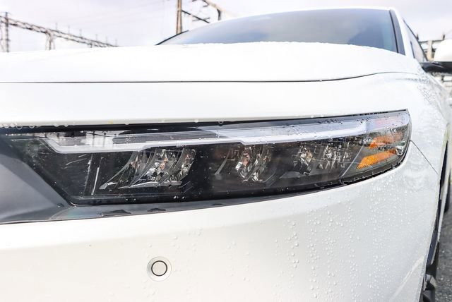 Used 2023 Honda Accord Touring image 11