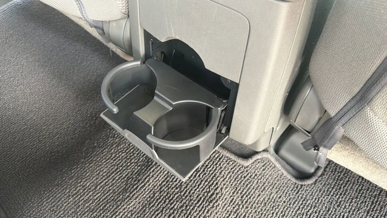Used 2019 Nissan Frontier SV image 30