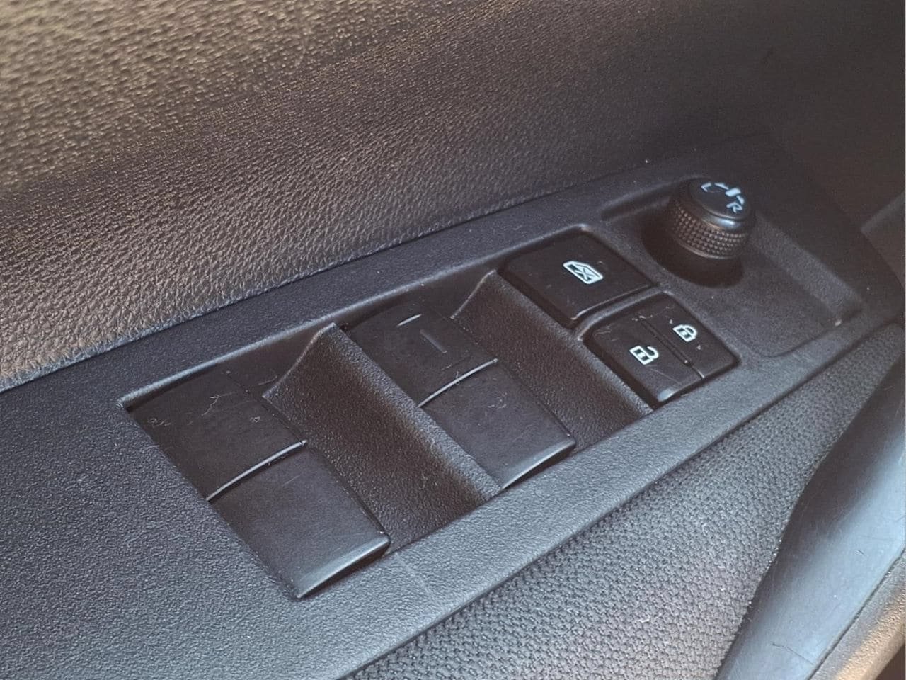 Used 2024 Toyota Corolla LE FWD image 24