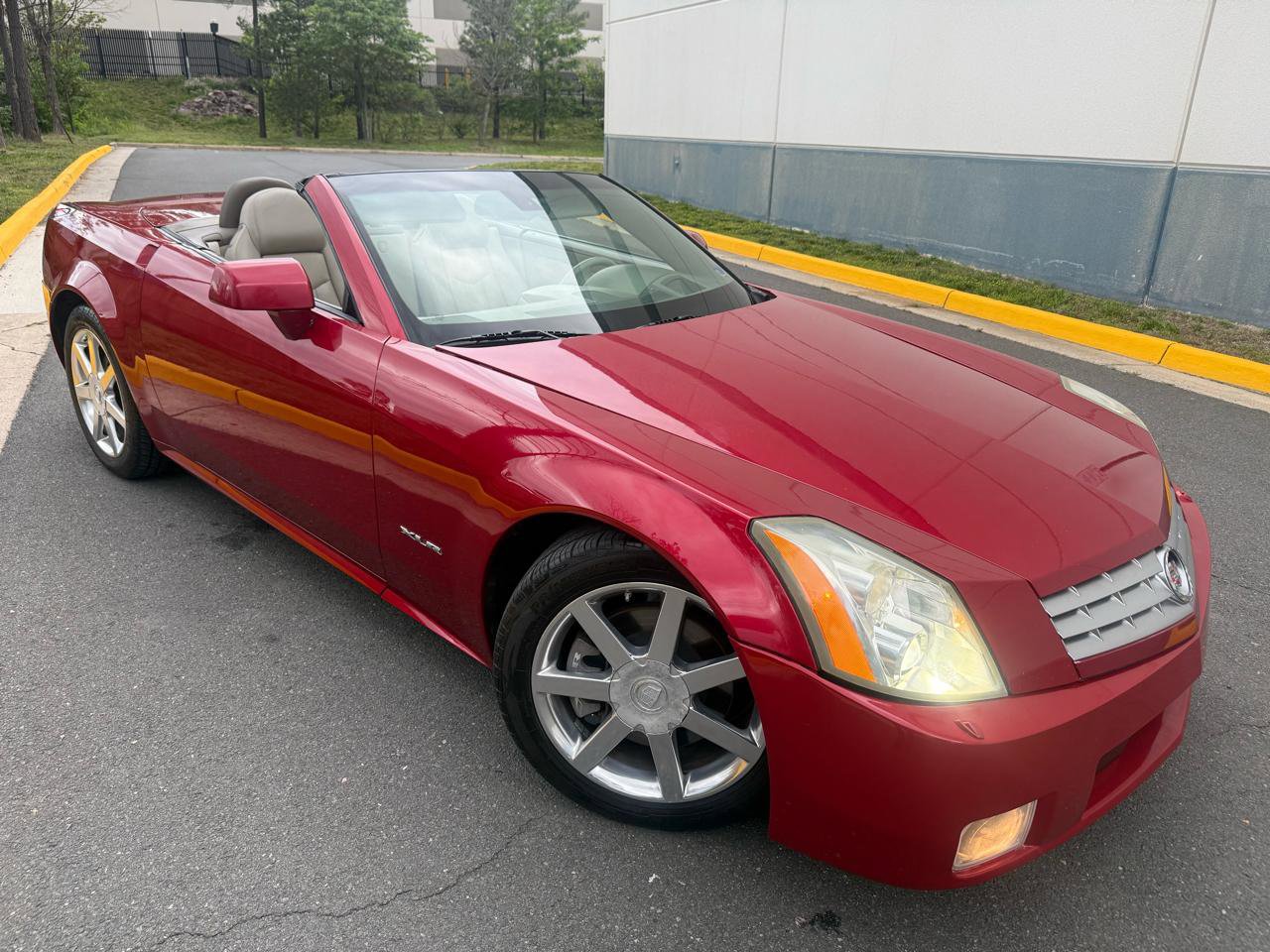 Used 2004 Cadillac XLR RWD image 5